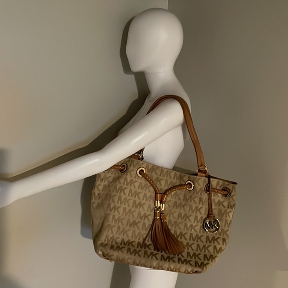 Michael Kors bag purse - Picture 8 of 17